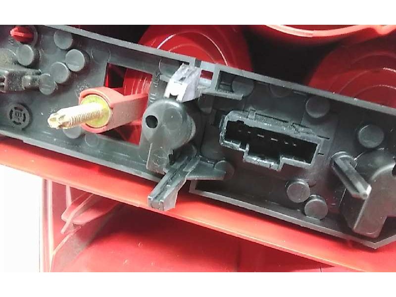 Recambio de piloto trasero izquierdo para peugeot 1007 dolce referencia OEM IAM 9646116980  