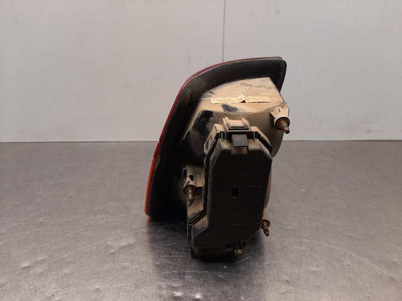 Recambio de piloto trasero derecho para seat toledo (1l) base referencia OEM IAM 1L0945112F  