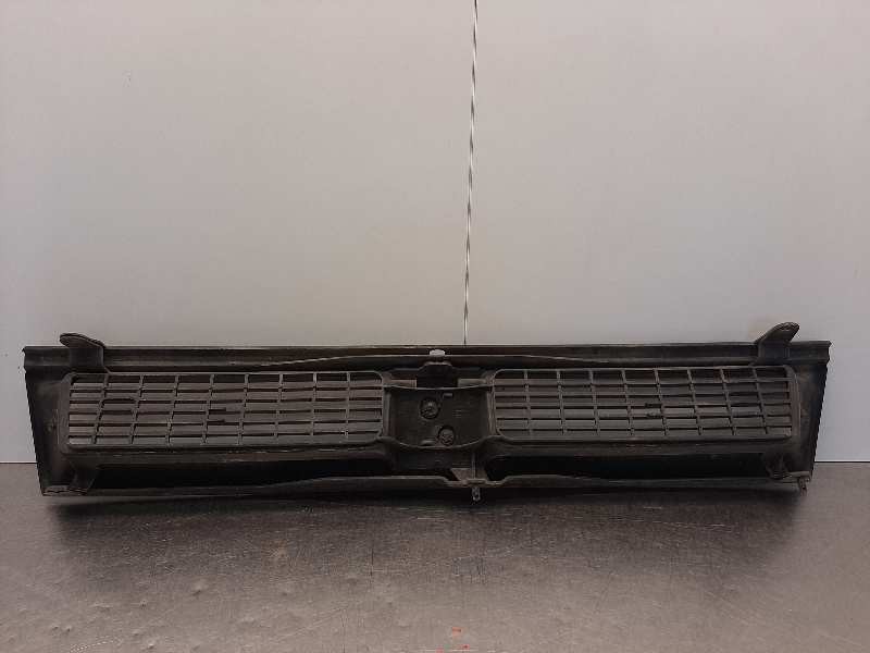 Recambio de rejilla delantera para seat toledo (1l) base referencia OEM IAM 1L0853653B  