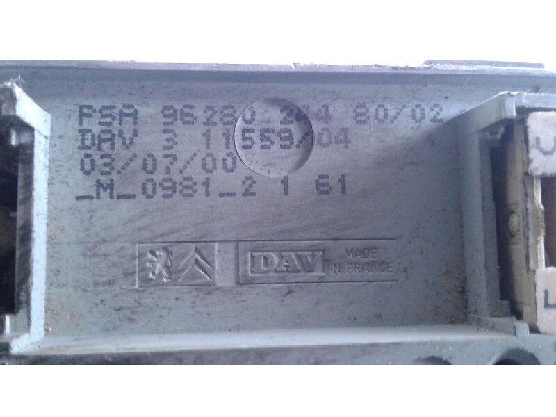 Recambio de caja fusibles para peugeot 206 berlina xr referencia OEM IAM 6547NQ  