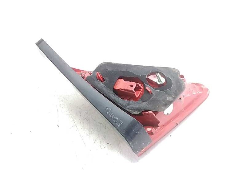 Recambio de piloto trasero derecho porton para peugeot 3008 confort referencia OEM IAM 9683460980  