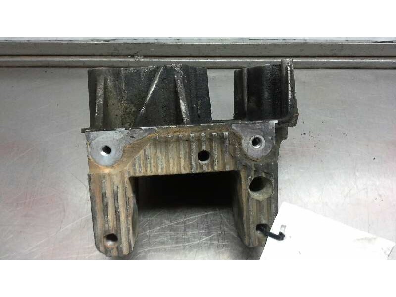 Recambio de soporte motor derecho inferior para nissan interstar mod. 04 (x70) 2.5 dci diesel cat referencia OEM IAM 7700312O57 