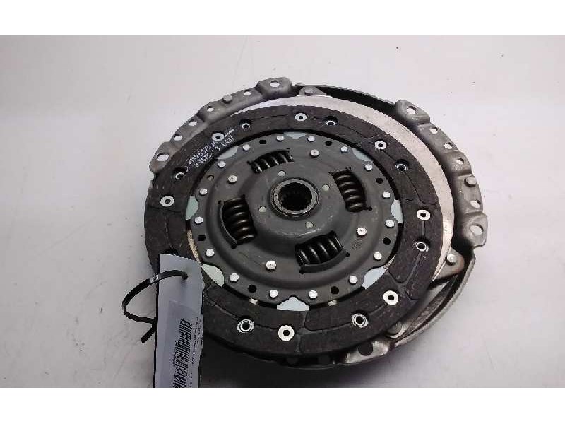 Recambio de kit embrague para ford escort berl./turnier 1.6 16v cat referencia OEM IAM 97AG7550B2A  