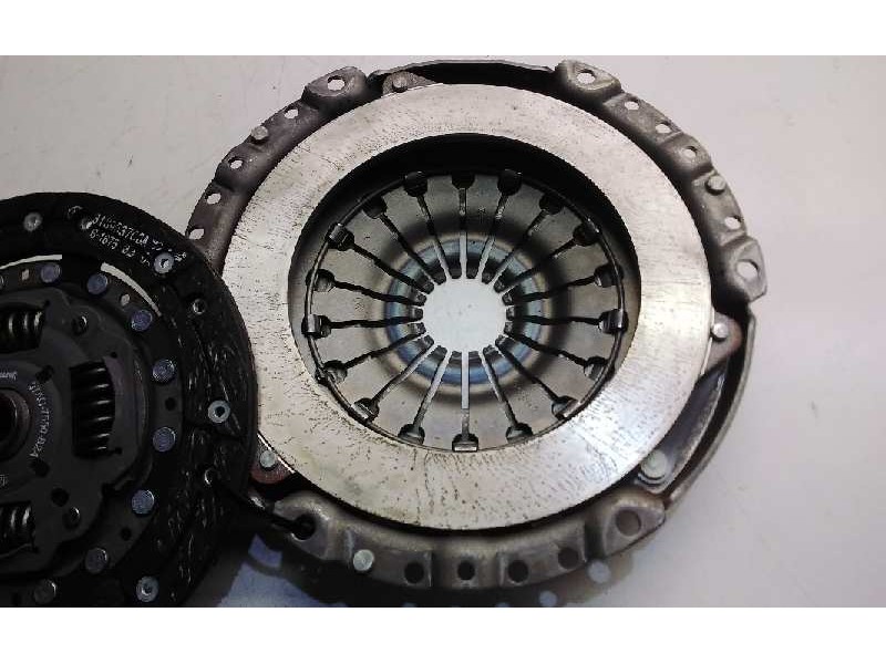 Recambio de kit embrague para ford escort berl./turnier 1.6 16v cat referencia OEM IAM 97AG7550B2A  