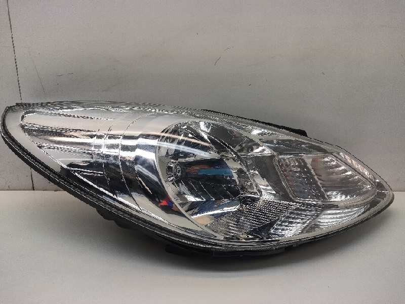 Recambio de faro derecho para hyundai i10 referencia OEM IAM 921020X0  