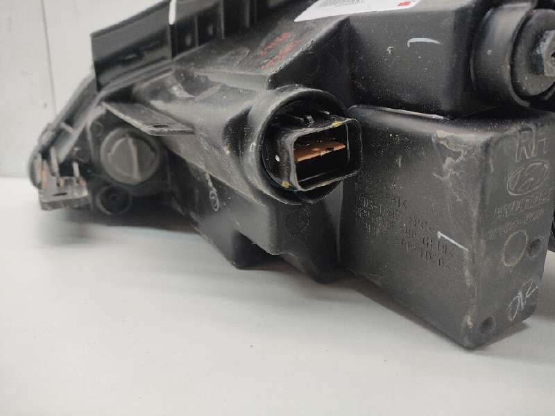 Recambio de faro derecho para hyundai i10 referencia OEM IAM 921020X0  