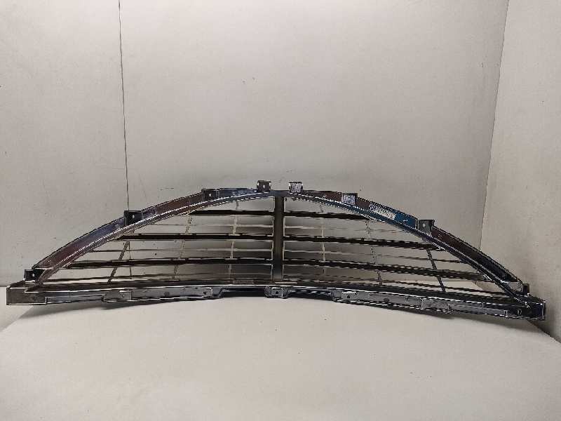 Recambio de rejilla delantera para ssangyong actyon referencia OEM IAM 7945131000  