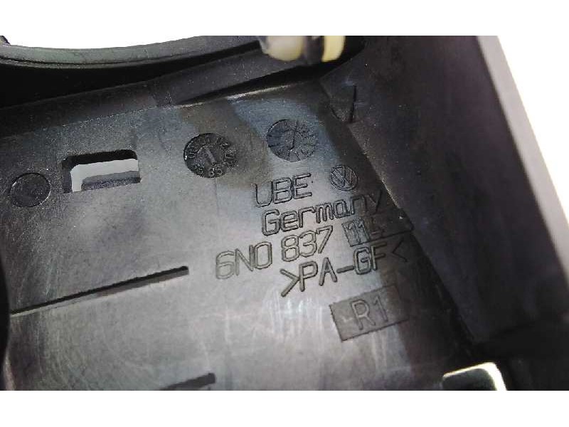 Recambio de maneta interior delantera derecha para volkswagen polo berlina (6n2) trendline referencia OEM IAM 6N0837114  