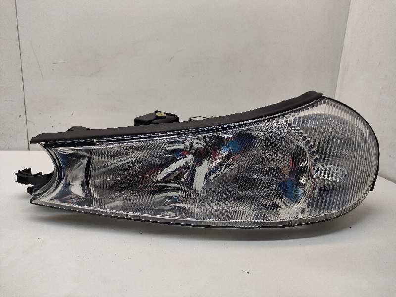 Recambio de faro izquierdo para ford mondeo berlina (gd) referencia OEM IAM 0301098203  