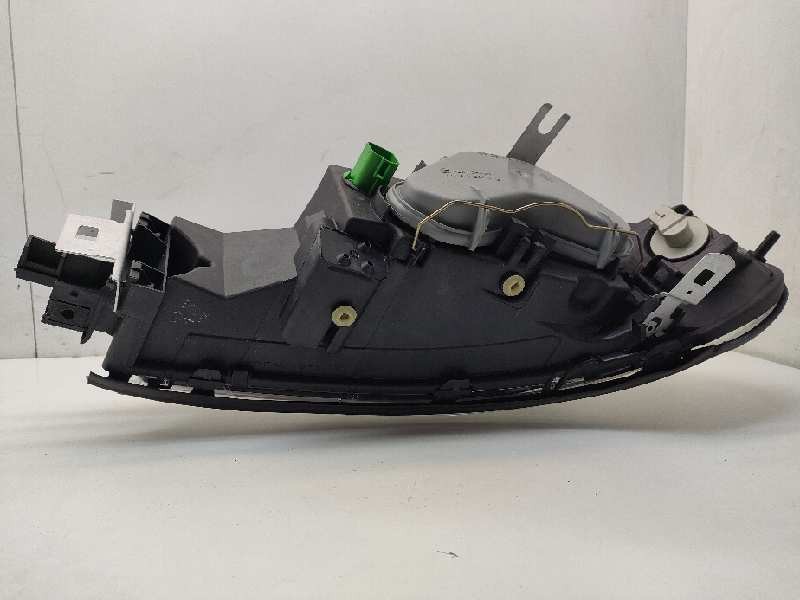 Recambio de faro izquierdo para ford mondeo berlina (gd) referencia OEM IAM 0301098203  