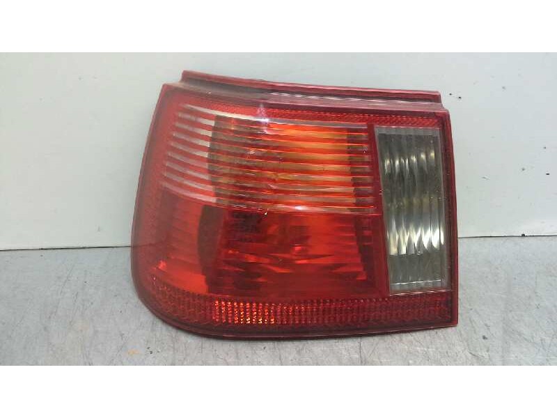 Recambio de piloto trasero izquierdo para seat ibiza (6k1) select referencia OEM IAM   