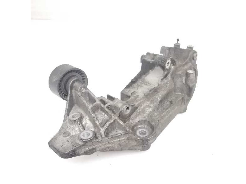 Recambio de soporte alternador para renault trafic combi (ab 4.01) 2.0 dci diesel cat referencia OEM IAM 117103703R  