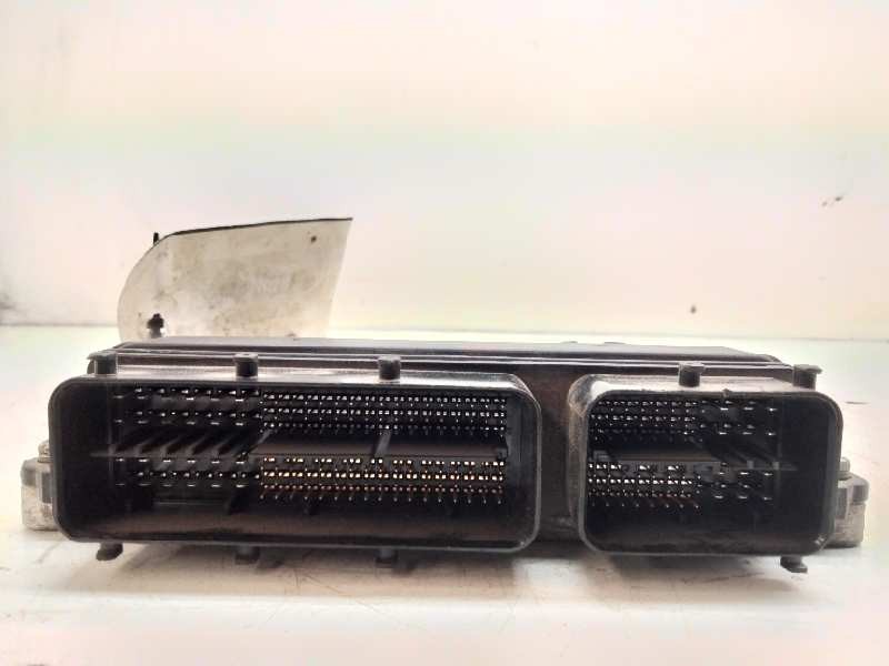 Recambio de centralita motor uce para toyota prius+ eco referencia OEM IAM 89661-47480  