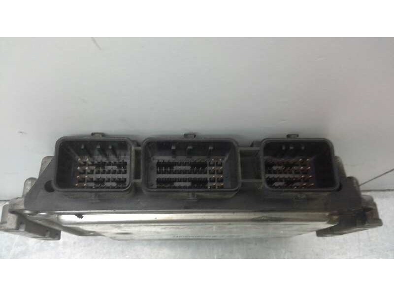 Recambio de centralita motor uce para renault megane ii berlina 5p 1.9 dci diesel referencia OEM IAM 0281011776 225 