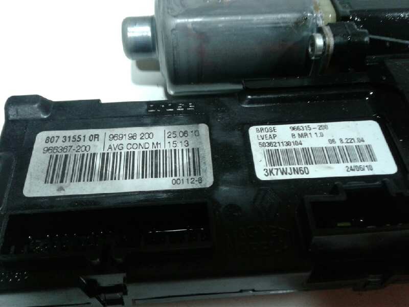 Recambio de motor elevalunas delantero izquierdo para renault megane iii berlina 5 p authentique referencia OEM IAM 807310596R  