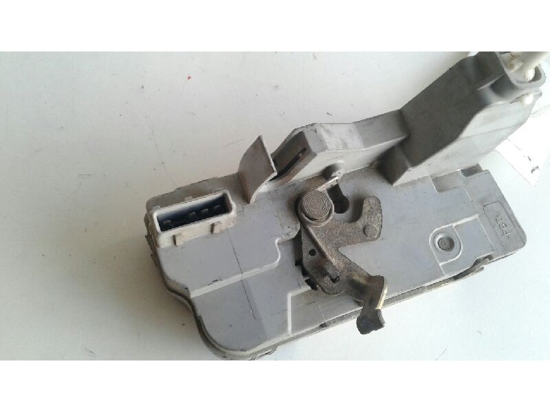 Recambio de cerradura puerta trasera derecha para peugeot 307 (s1) xs referencia OEM IAM 9138C0  