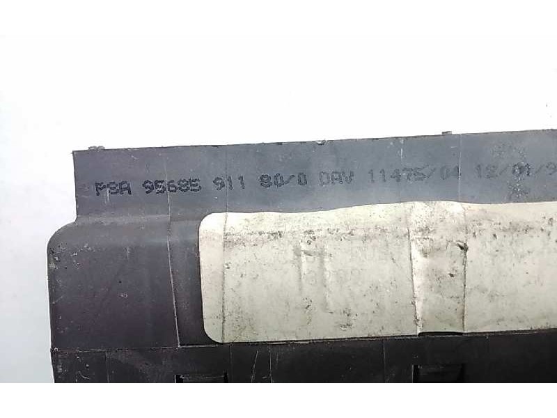 Recambio de caja fusibles para citroen xsara berlina referencia OEM IAM 9568591180  