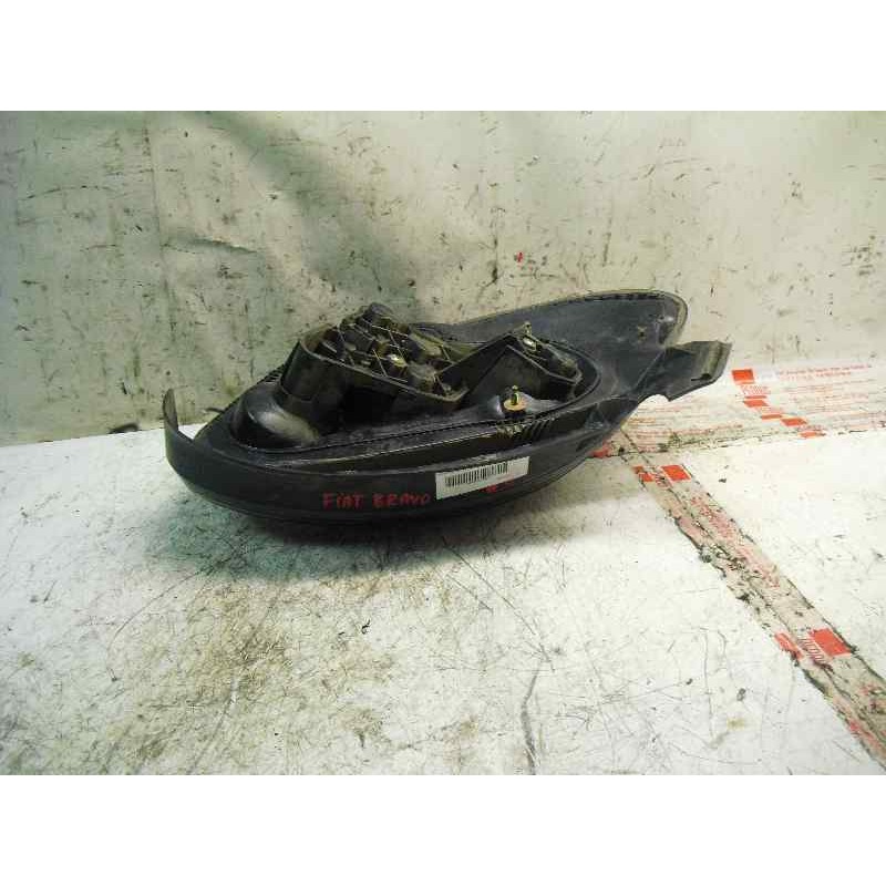Recambio de piloto trasero derecho para fiat bravo (182) 1.6 16v / 16v 100 sx referencia OEM IAM 0046538352  