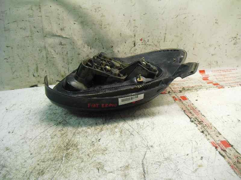 Recambio de piloto trasero derecho para fiat bravo (182) 1.6 16v / 16v 100 sx referencia OEM IAM 0046538352  