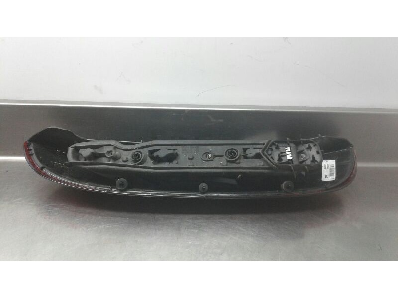 Recambio de piloto trasero derecho para opel corsa c cosmo referencia OEM IAM 89302229  