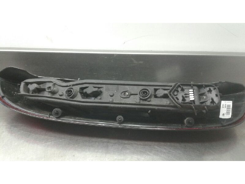 Recambio de piloto trasero derecho para opel corsa c cosmo referencia OEM IAM 89302229  