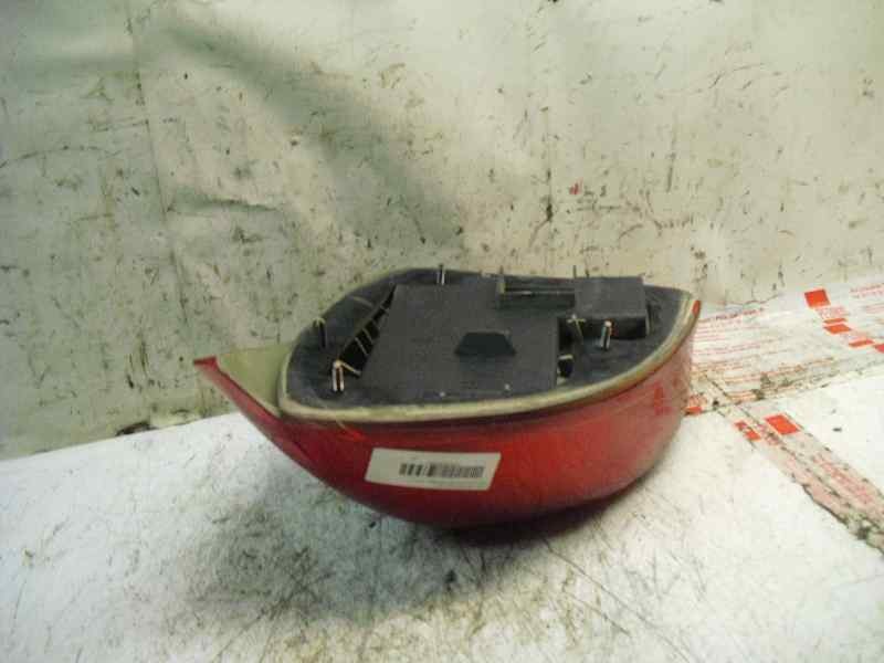 Recambio de piloto trasero izquierdo para ford fiesta berlina básico referencia OEM IAM 1044156  