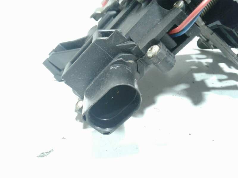 Recambio de cerradura puerta delantera derecha para audi a4 berlina (8e) 1.8 t referencia OEM IAM   