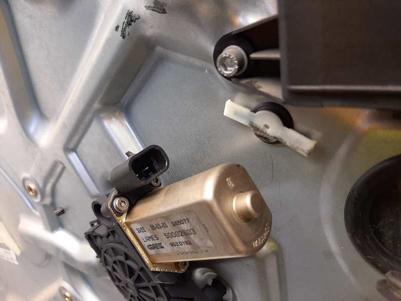 Recambio de elevalunas delantero izquierdo para fiat stilo (192) 1.6 16v referencia OEM IAM 0046831653  