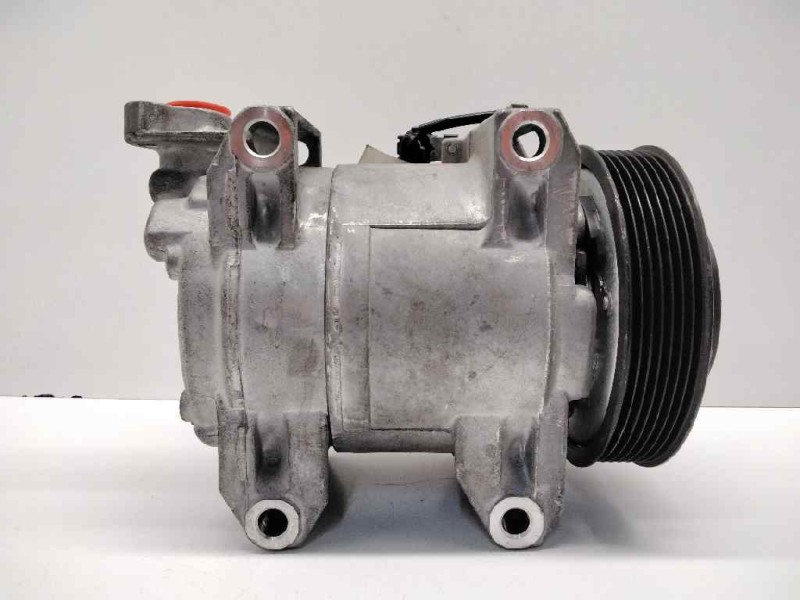 Recambio de compresor aire acondicionado para nissan cabstar 35.14 referencia OEM IAM 926004X30A  
