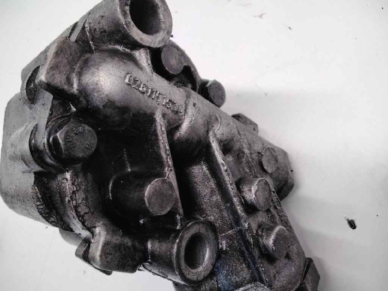 Recambio de bomba aceite para volkswagen passat berlina (3b2) 1.9 tdi referencia OEM IAM 026115153A  105208