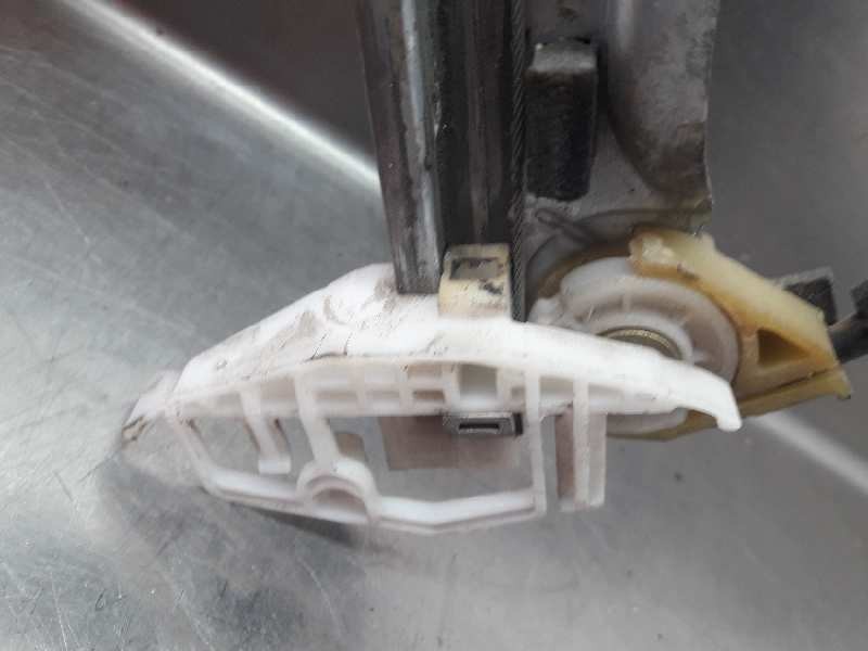 Recambio de elevalunas delantero derecho para citroen xsara picasso 2.0 hdi satisfaction referencia OEM IAM 0130821762  