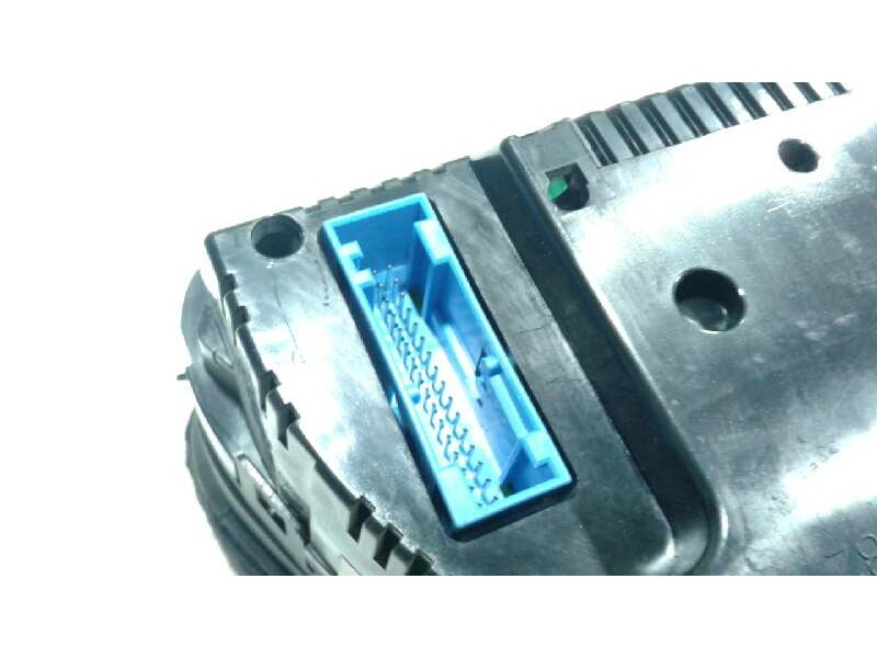 Recambio de cuadro instrumentos para audi a4 berlina (8e) 1.8 t referencia OEM IAM   