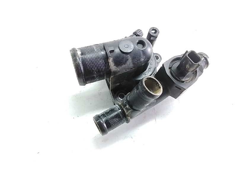 Recambio de caja termostato para renault laguna grandtour iii dynamique referencia OEM IAM 8200801571  