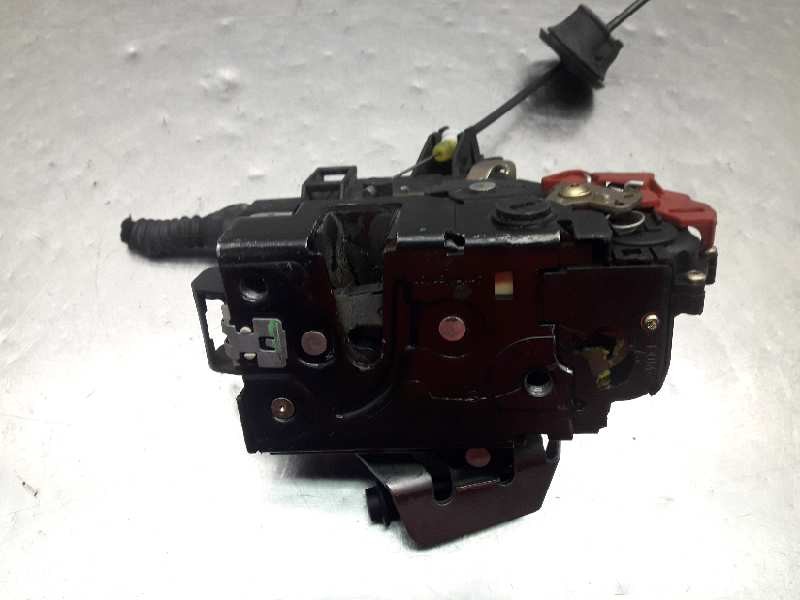 Recambio de cerradura puerta trasera derecha para audi a4 avant (8e) 2.0 referencia OEM IAM   