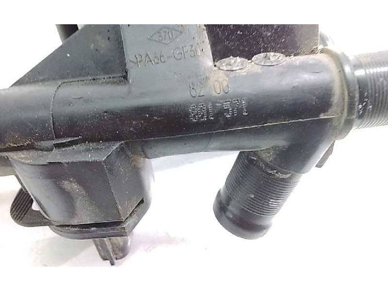 Recambio de caja termostato para renault laguna grandtour iii dynamique referencia OEM IAM 8200801571  