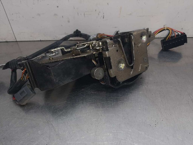 Recambio de cerradura puerta delantera derecha para volvo serie 850 2.5 10v berlina referencia OEM IAM 9152536  