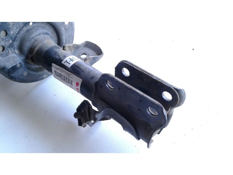 Recambio de amortiguador delantero izquierdo para nissan juke (f15) acenta referencia OEM IAM E43031KC2A  