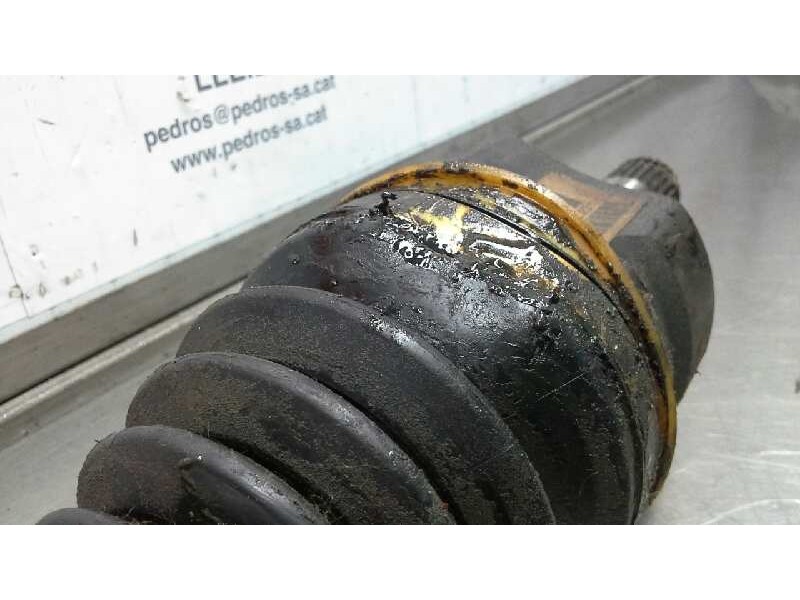 Recambio de transmision delantera izquierda para chrysler voyager (gs) 2.0 16v cat referencia OEM IAM P04808135  