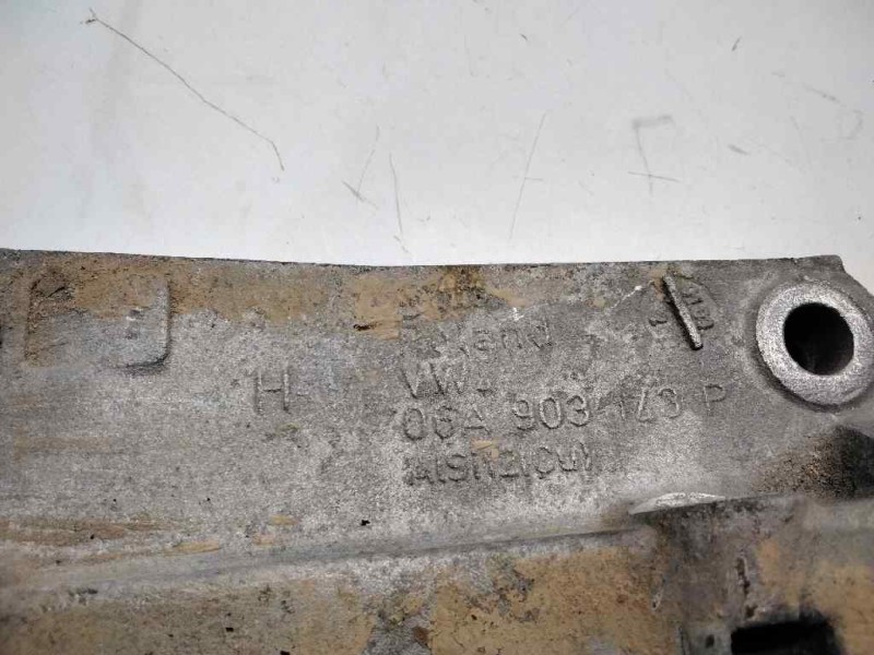 Recambio de soporte alternador para seat leon (1m1) signo referencia OEM IAM 06A903143P  