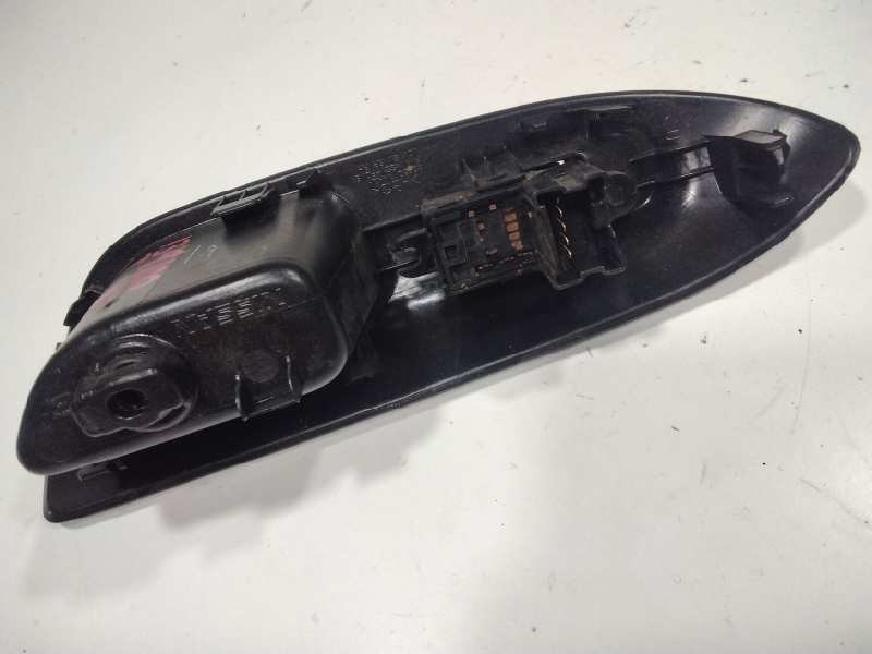 Recambio de mando elevalunas trasero derecho para nissan juke (f15) acenta referencia OEM IAM 254111KL5A  