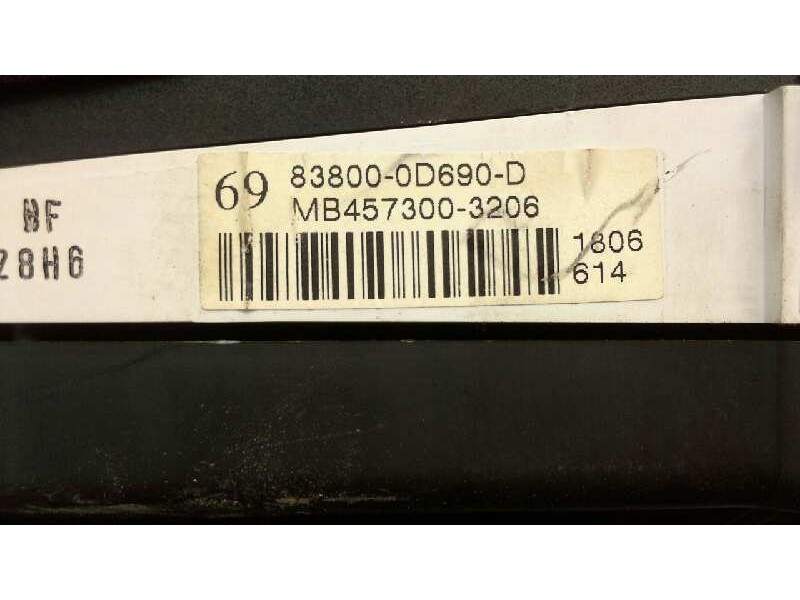 Recambio de cuadro instrumentos para toyota yaris (ksp9/scp9/nlp9) básico referencia OEM IAM 83800-0D690-D  