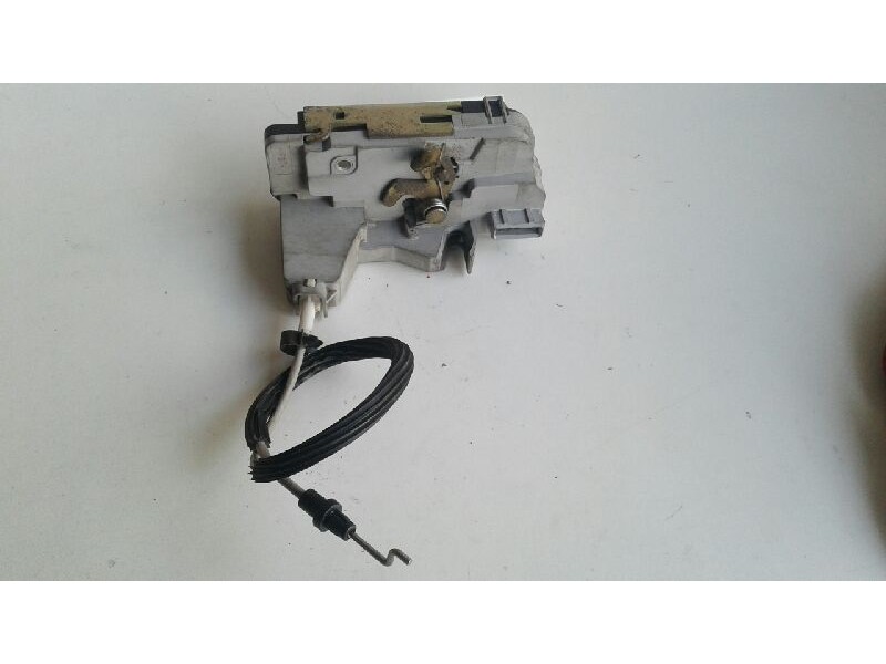 Recambio de cerradura puerta trasera derecha para peugeot 307 break / sw (s1) sw pack referencia OEM IAM 9138C0  