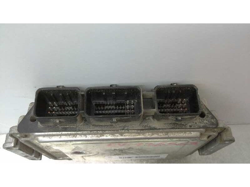 Recambio de centralita motor uce para renault trafic caja cerrada (ab 4.01) l1h1 caja cerrada, corto referencia OEM IAM 02810115