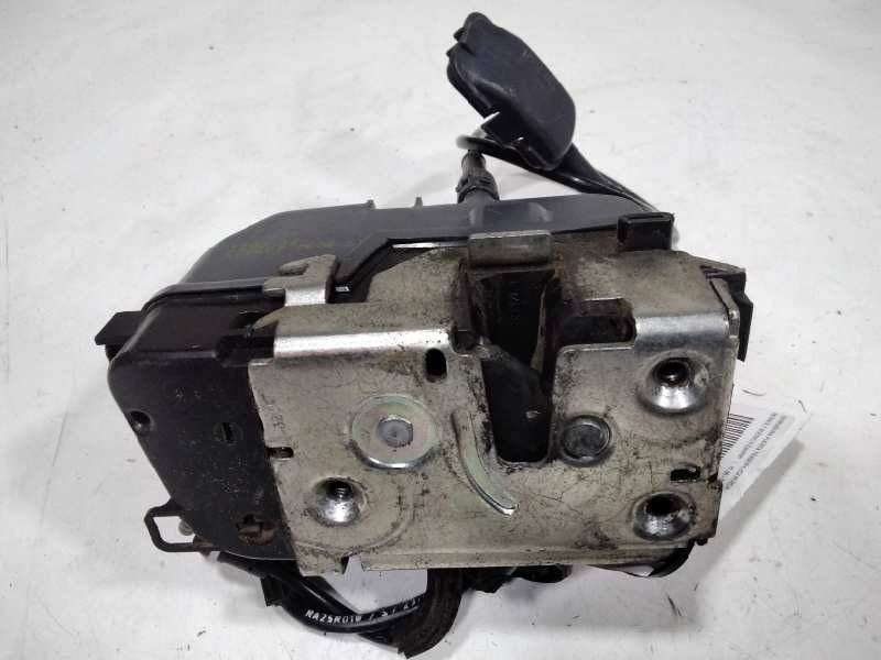 Recambio de cerradura puerta trasera izquierda para renault scenic ii emotion referencia OEM IAM 119333  