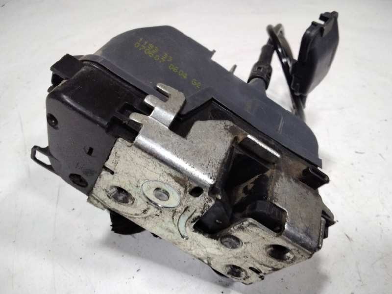 Recambio de cerradura puerta trasera izquierda para renault scenic ii emotion referencia OEM IAM 119333  