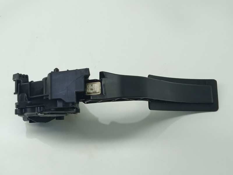 Recambio de pedal acelerador para renault clio iv dynamique referencia OEM IAM 180029347R  