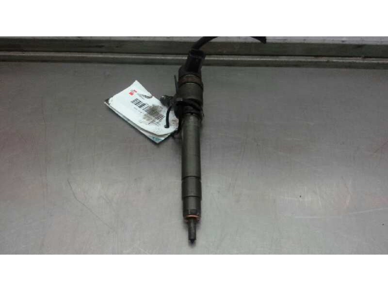 Recambio de inyector para volvo s60 berlina d5 referencia OEM IAM 30655606  