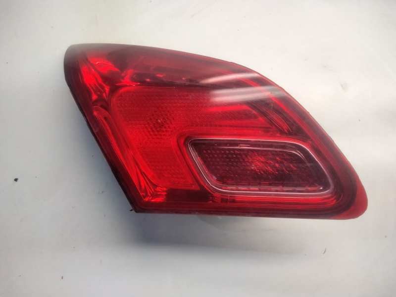 Recambio de piloto trasero derecho porton para opel astra j lim. enjoy referencia OEM IAM 8600601  