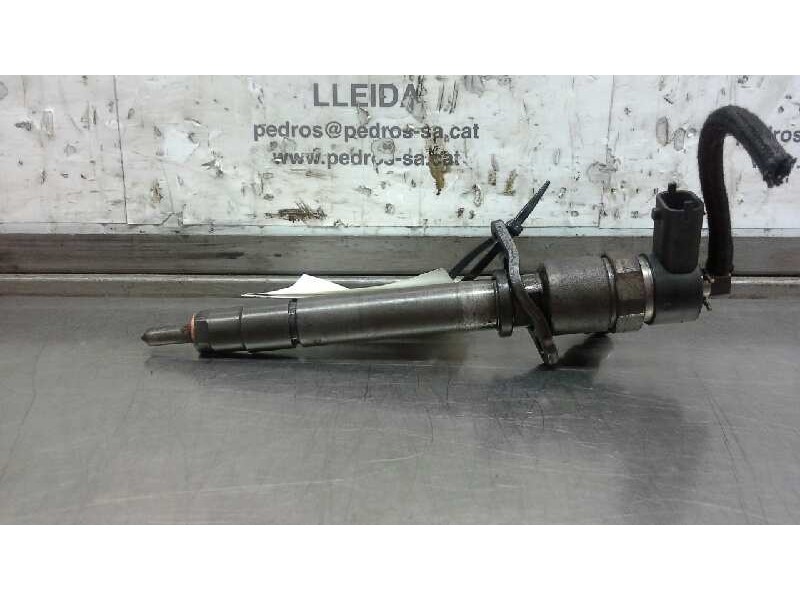 Recambio de inyector para volvo s60 berlina d5 referencia OEM IAM 30655606  