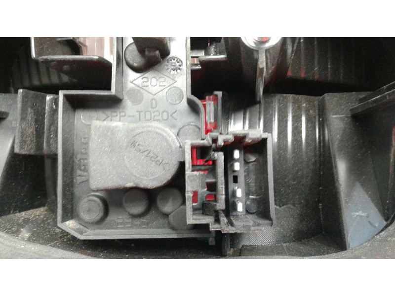 Recambio de piloto trasero derecho para renault laguna ii (bg0) confort authentique referencia OEM IAM 8200002474  